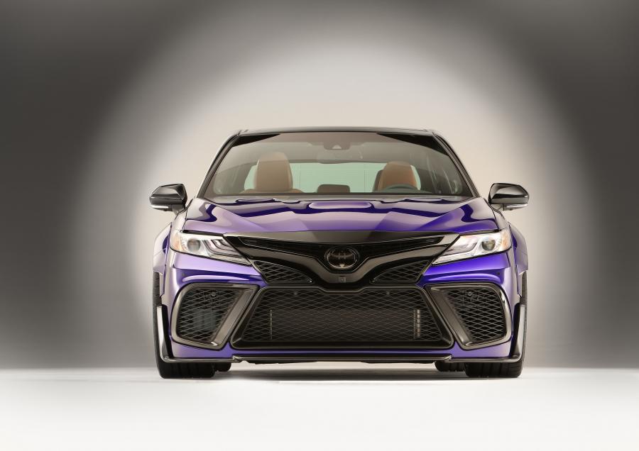 Toyota Camry by Rutledge Wood 2017 года  (фото 4 из 9)